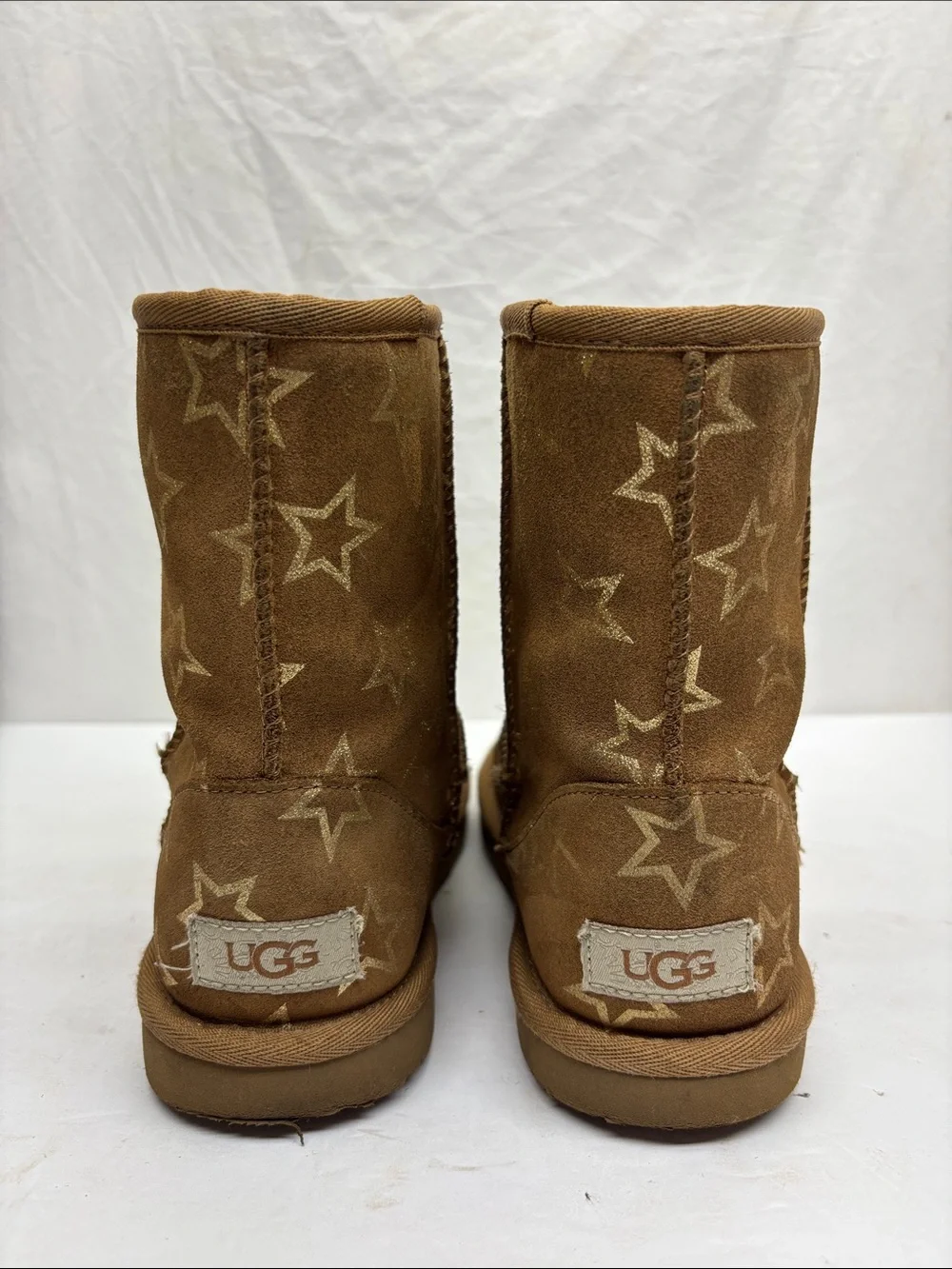 UGG star print, size 4 big girl, box 72